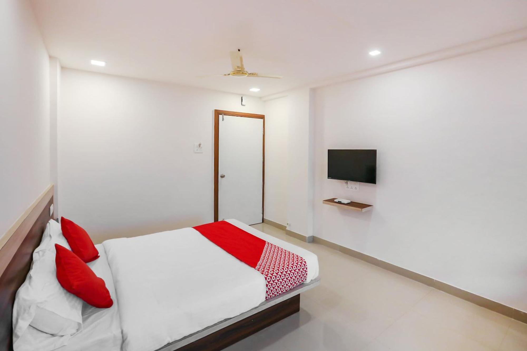 Hotel O Pingara Executive Phursungi Exteriér fotografie